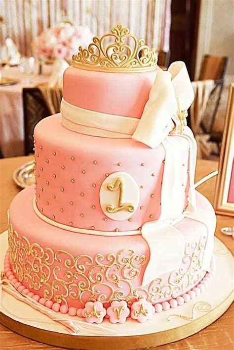 Pièce monté dorée! First Birthday Cakes, Gold Birthday, Princess Birthday, Princess Party, 1st ...