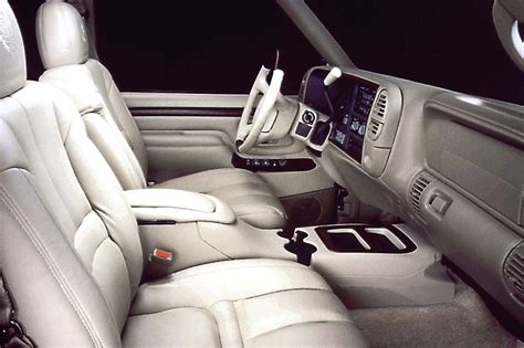 1999-00 Cadillac Escalade | Consumer Guide Auto