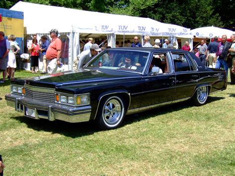 File:Cadillac Fleetwood Brougham 1977.JPG - Wikimedia Commons