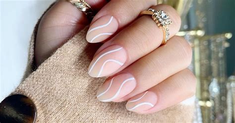 24 Matte Nail Art Designs Perfect For Fall 2023 – DNyuz