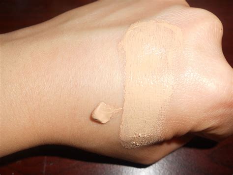 asianhomie101 - Addicted to Makeup: Review of Estee Lauder DayWear BB Cream