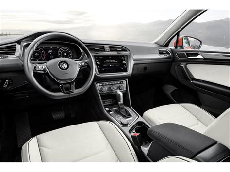 2024 Volkswagen Tiguan: 103 Interior Photos | U.S. News