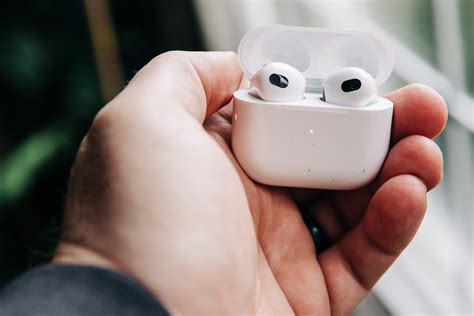 Apple AirPods 3 Review: Great earbuds get even better | Popular Science