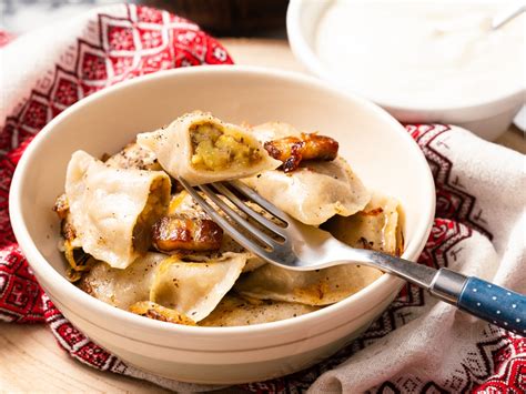 UKRAINIAN VARENYKY WITH POTATOES AND FRIED ONIONS