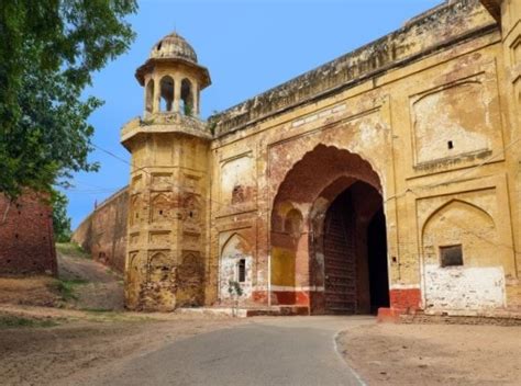 Bahadurgarh Fort | Bahadurgarh - What to Expect | Timings | Tips - Trip ...