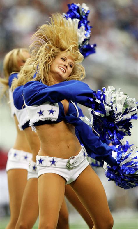 Dallas Cowboys Cheerleaders slip on swimsuits for upcoming calendar ...