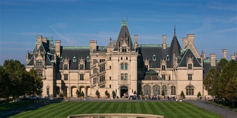 The Biltmore Mansion Is Offering Virtual Tours