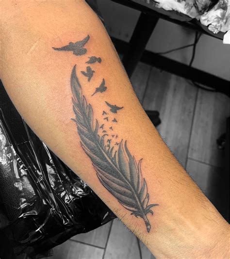 Details more than 85 feather and bird tattoo designs super hot - in.coedo.com.vn