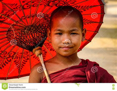 Spiel Lauern Suche myanmar monk parasol Rezitieren Bison abstrakt