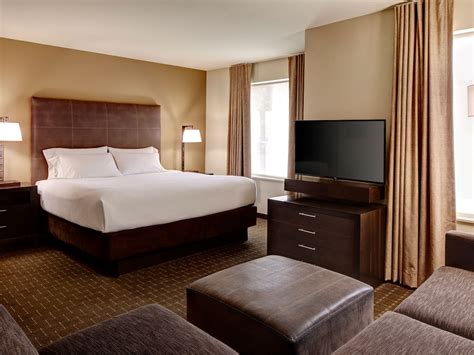 Modern Bellevue, WA hotel near T-Mobile HQ| Hyatt House Seattle/Bellevue