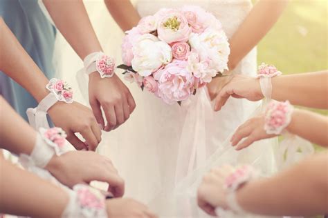 6 Fun Bridesmaid Bouquet Alternatives — Jennings Trace