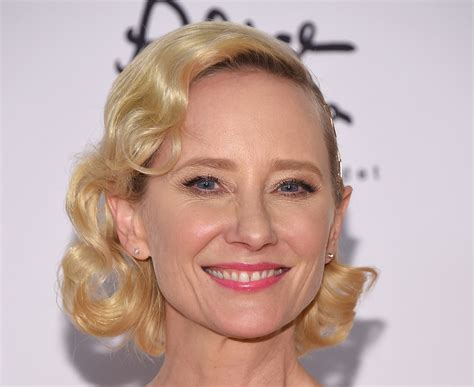 Actress Anne Heche Hospitalized in Stable Condition After Crashing Car ...