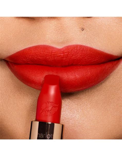 Tell Laura - Hot Lips - Orange Red Lipstick | Charlotte Tilbury | Lipstick, Red orange lipstick ...