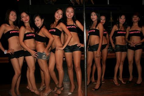 Makati Nightlife – Partying In a Gogo Bar | Makati Bars