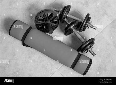 Lifting building elements Black and White Stock Photos & Images - Alamy