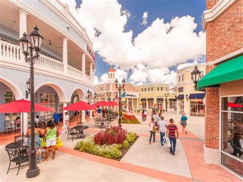 TANGER OUTLETS CHARLESTON - Updated December 2024 - 286 Photos & 154 Reviews - 4840 Tanger ...