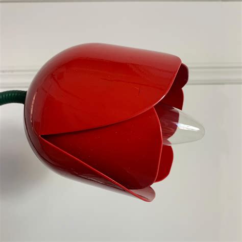 1980s Red Tulip Table Lamp by Bliss, UK at 1stDibs | bliss tulip lamp, tulip lamp bliss, peter ...