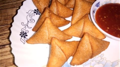 Bread Samosa | Bread Aloo Samosa recipe by cooking with sehrish - YouTube