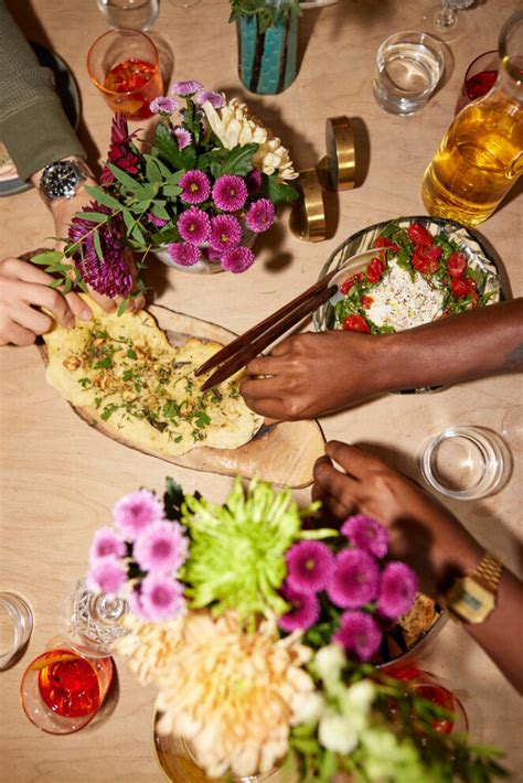 Best Dinner Party Games - yhangry