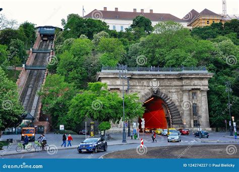 Budapest Buda Castle Tunnel in Budapest, Ungarn Redaktionelles Stockfotografie - Bild von ...