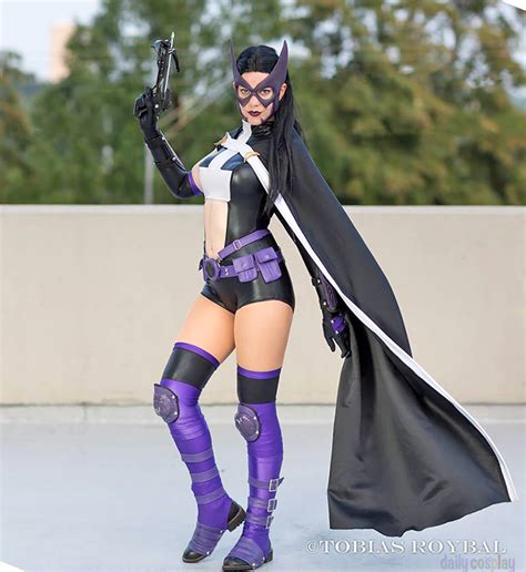 Huntress from Justice League Unlimited - Daily Cosplay .com