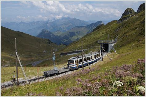 The Rochers de Naye Beh 4/8 301 near the summit Station - Rail-pictures.com