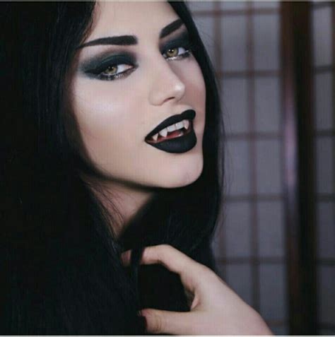 Pinterest | Creative halloween makeup, Vampire makeup, Halloween makeup