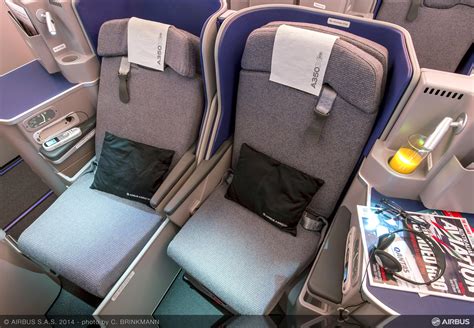 Photos: Interior Tour of the Airbus A350 XWB - AirlineReporter : AirlineReporter