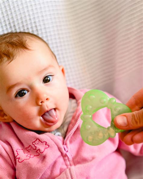 11 Simple Teething Hacks To Soothe Your Babies Gums Like A Pro - Bjarni ...