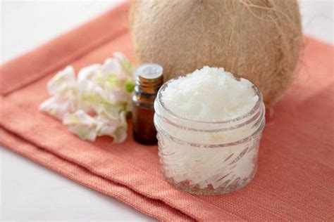 10 Benefits Of Coconut Oil For Skin That Will Make You Fall In Love With It