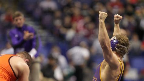 54 photos: First round of the NCAA Wrestling Championships