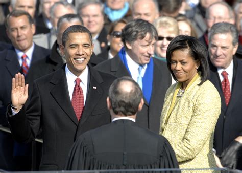 File:US President Barack Obama taking his Oath of Office - 2009Jan20.jpg - Wikimedia Commons