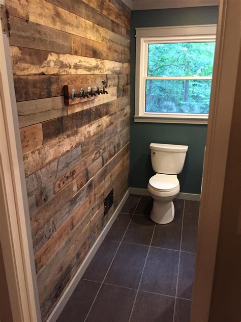wood plank accent wall bathroom - charlottervpark