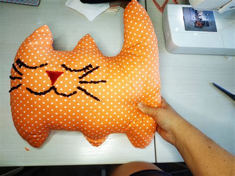 Easy cat sewing pattern: cat shaped pillow straight tail, PD - Inspire ...