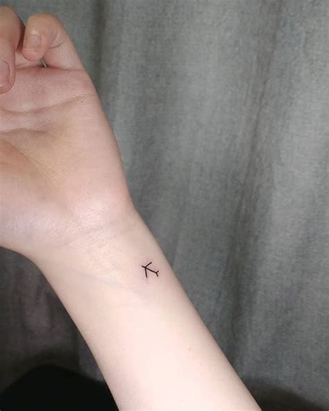 30 Cute Wrist Tattoos For Women