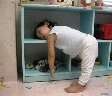 Funny and Awkward Kid Sleeping Positions (17 pics) - Izismile.com