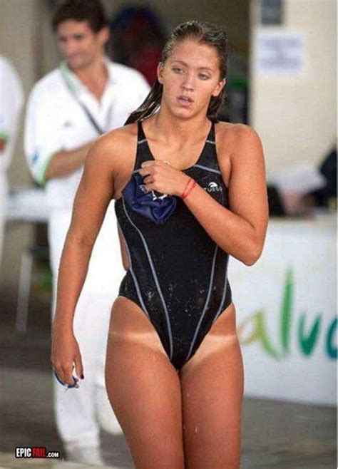 25+ Hilariously Embarrassing Tan Line Fails | Tan lines, Wardrobe fails ...