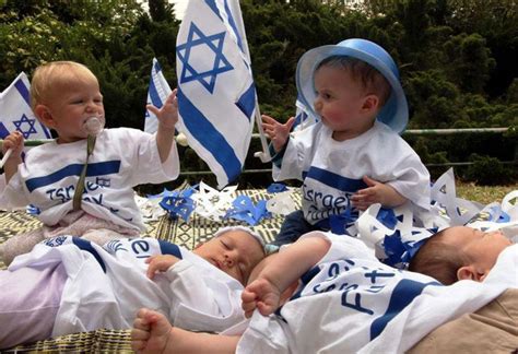 Israeli babies who love their country . . . | Jewish culture, Isreal ...