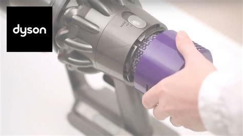 How to clean your Dyson Cyclone V10™ cordless vacuum's filter - YouTube