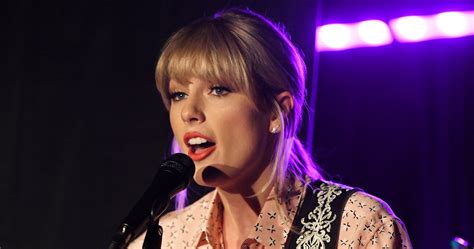 Taylor Swift’s Rep Clears Up Rumors About Sale of Her Masters | Scooter Braun, Scott Swift ...