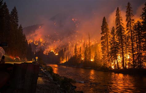 Fire Forest River Landscape Smoke Disaster Embers Wallpaper - Resolution:2048x1301 - ID:67219 ...