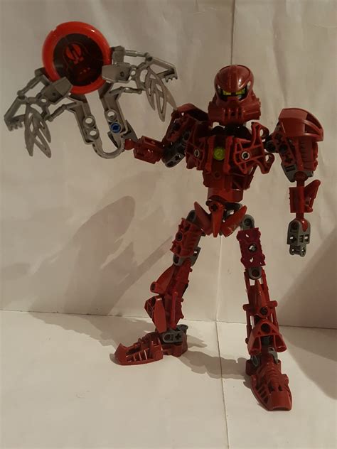 Toa Vakama Metru but actually almost Miramax - Lego Creations - The TTV Message Boards