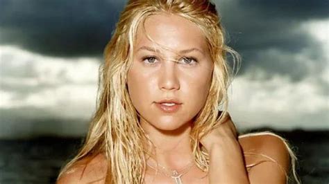 6 Amazing Photos of Russian Tennis Player Anna Kournikova in Puerto Rico