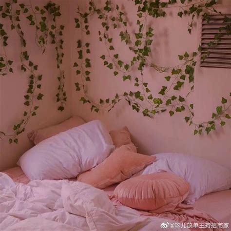 Pin by 𝑐𝑎𝑡ℎ𝑒𝑟𝑖𝑛𝑒 ఌ´｡ on bedroom ꧂ | Bed pillows, Bed, First apartment