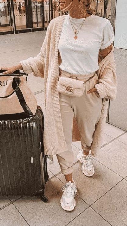 Best Travel Outfits For Long Flights - Fashion - #Fashion #flights #Long #Outfits #Travel ...