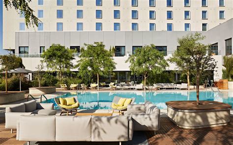 The Best Hotel Pools for Incredible Views | Sacramento hotels, Hotel pool, Hotel