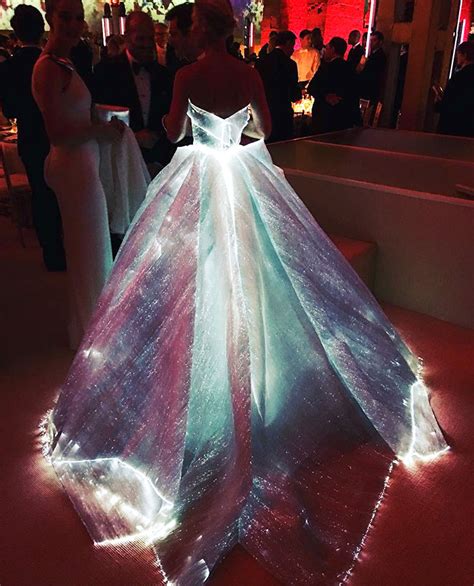 Glow-In-The-Dark Dress Turns Actress Claire Danes Into Real Cinderella ...