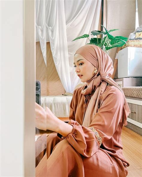 7 Potret Penampilan Selebgram Dara Arafah Cantik Pakai Hijab - Foto 1