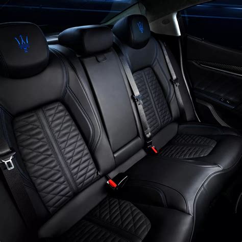 Maserati Ghibli: Technology, Connectivity & interior Features | Maserati CA