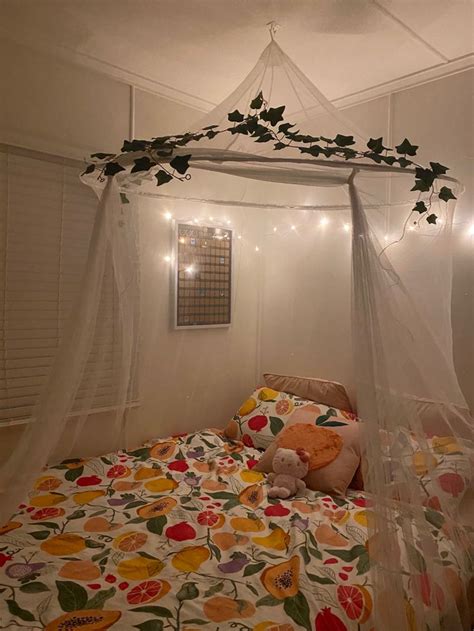 Cute Canopy Bed for Small Room Decor